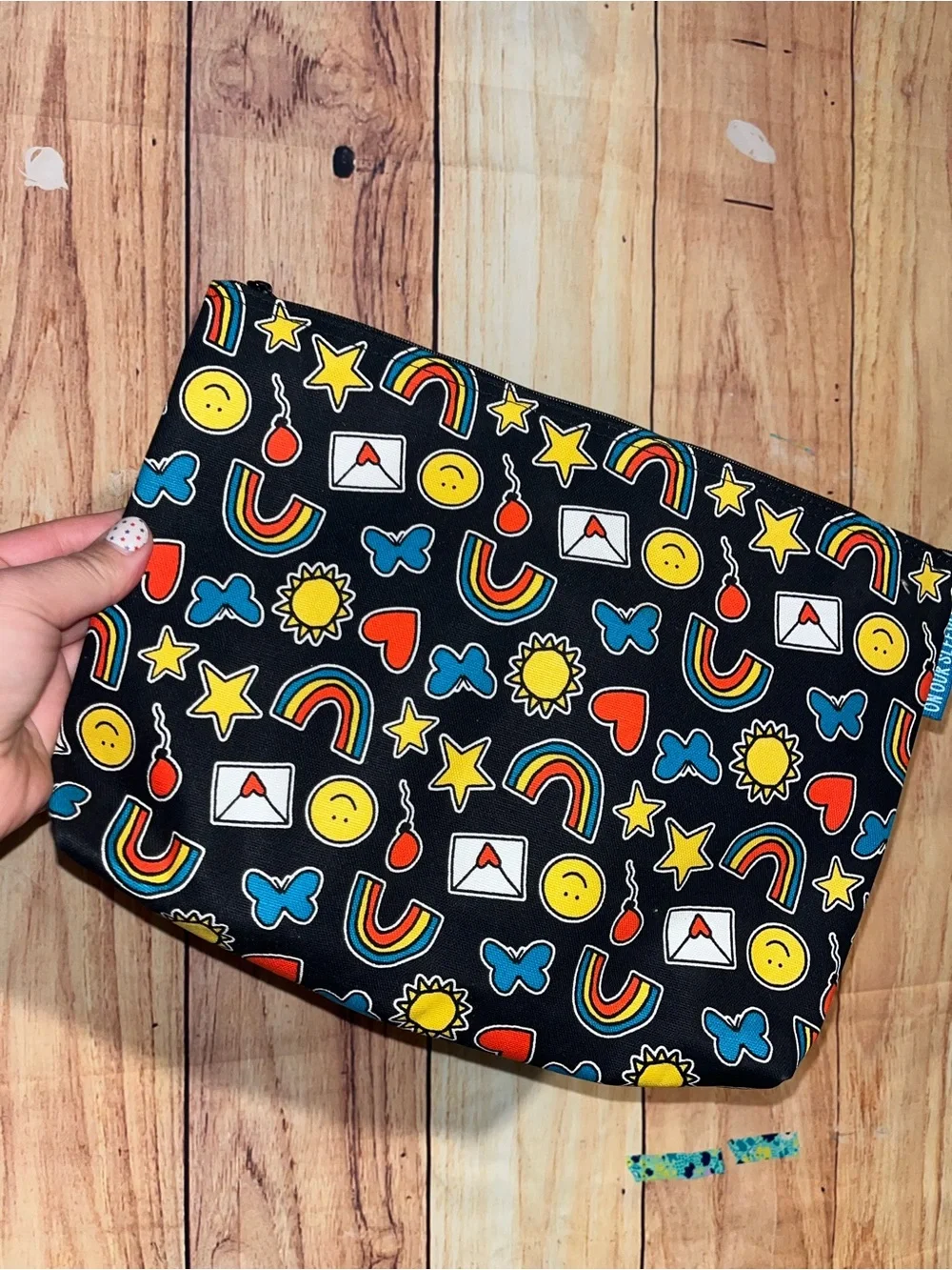 Thirty-One Zipper Pouch On Our Sleeves Happy Rainbows Stars Butterfly Hearts
